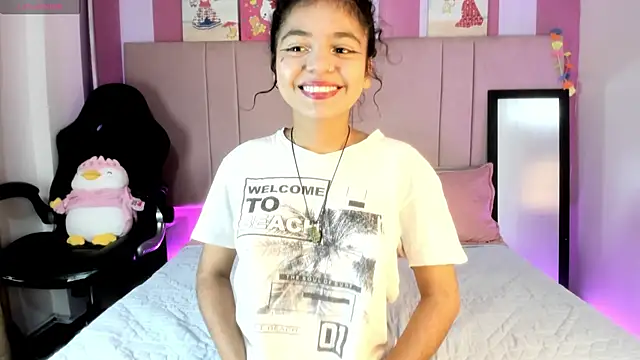 Winnifer Gonzal online show from March 14, 2025, 3:48 am