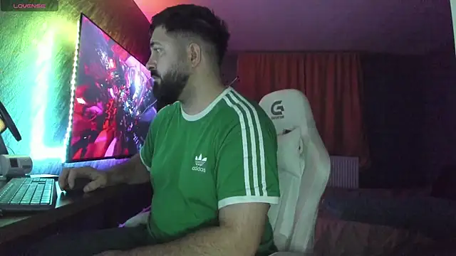 Snapshot of Eduu2322 chatting on January 5, 2026, 9:29 pm Eduu2322 online show from January 5, 2026, 9:29 pm