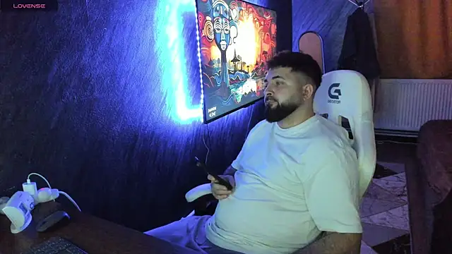 Snapshot of Eduu2322 chatting on April 7, 2026, 11:50 pm Eduu2322 online show from April 7, 2026, 11:50 pm