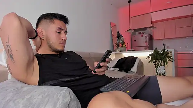 Snapshot of Chriskyle_ chatting on February 9, 2025, 8:13 pm Chriskyle  online show from February 9, 2025, 8:13 pm