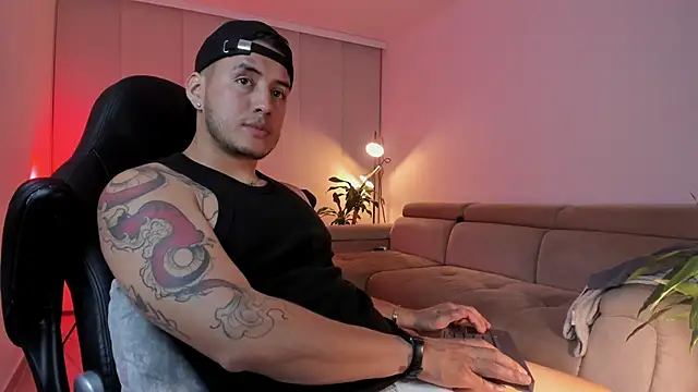 Snapshot of Chriskyle_ chatting on March 11, 2025, 2:10 am Chriskyle  online show from March 11, 2025, 2:10 am