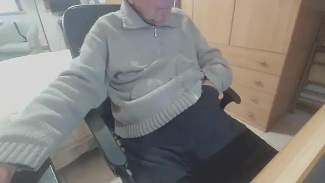 Snapshot of papillonhotofficial chatting on October 5, 2025, 8:05 am papillonhotofficial online show from October 5, 2025, 8:05 am