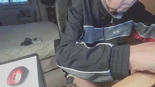 Snapshot of papillonhotofficial chatting on September 28, 2025, 4:47 pm papillonhotofficial online show from September 28, 2025, 4:47 pm