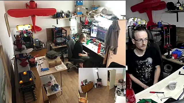 Snapshot of Happy_Michal chatting on November 27, 2025, 11:54 am Happy Michal online show from November 27, 2025, 11:54 am