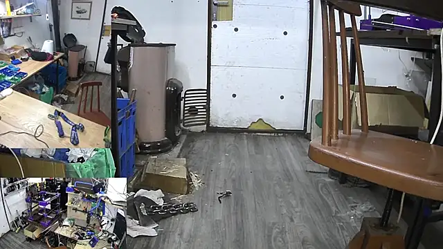 Snapshot of Happy_Michal chatting on December 21, 2024, 12:59 pm Happy Michal online show from December 21, 2024, 12:59 pm