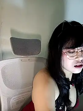 Snapshot of Chall_mee chatting on October 26, 2025, 10:21 pm Chall mee online show from October 26, 2025, 10:21 pm