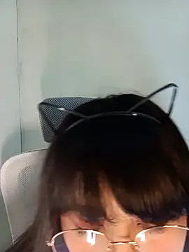 Snapshot of Chall_mee chatting on November 17, 2025, 5:39 pm Chall mee online show from November 17, 2025, 5:39 pm