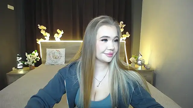 StacyYellig online show from April 21, 2026, 8:37 pm