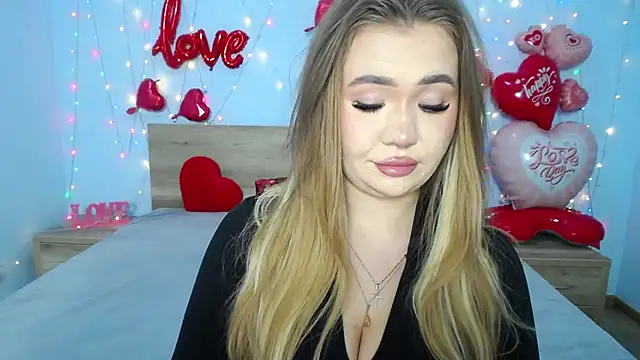 StacyYellig online show from February 18, 2025, 3:52 pm