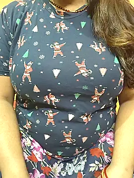 CUTE SOPHIA- online show from November 11, 2025, 2:17 am