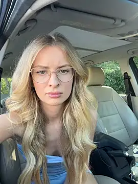 EvieEvans online show from July 9, 2026, 4:17 pm