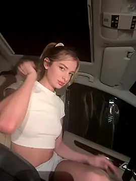 EvieEvans online show from December 5, 2024, 9:55 pm