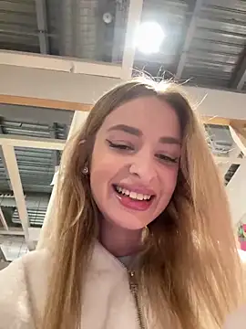 EvieEvans online show from February 18, 2025, 4:03 pm