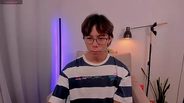 Snapshot of kim_lian21 chatting on October 28, 2025, 10:03 am kim lian21 online show from October 28, 2025, 10:03 am