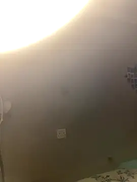 YellowHoneyDip online show from November 24, 2025, 6:19 pm