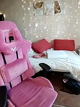 DenisHailey online show from February 11, 2025, 12:04 pm