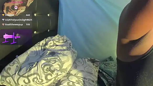 kasandra smith  online show from March 5, 2025, 5:07 am