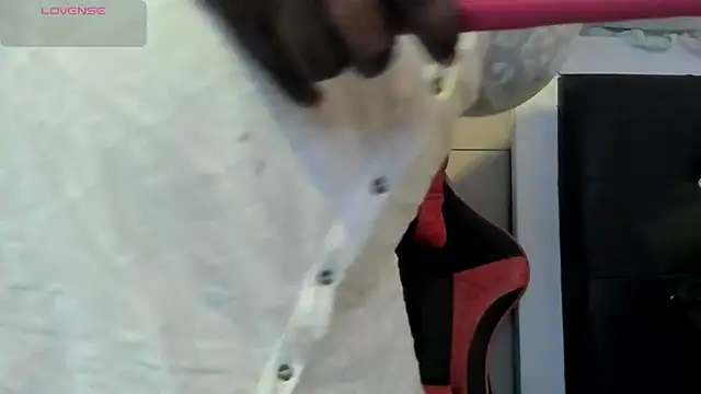 kasandra smith  online show from September 30, 2025, 9:43 pm