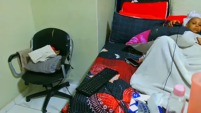 THESHORTQUEEN online show from December 22, 2025, 11:16 pm