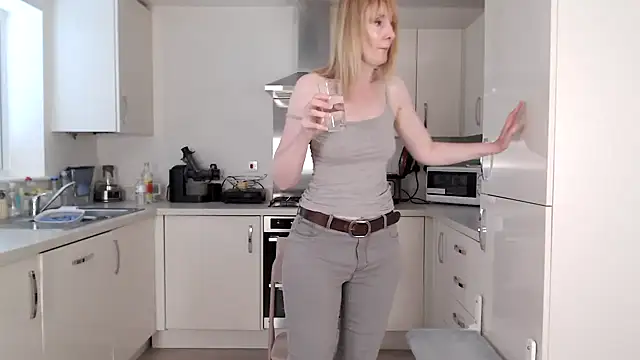 British Goddess Anna online show from July 4, 2026, 8:10 am