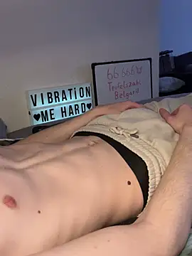 secret dream415 online show from April 13, 2026, 7:18 pm