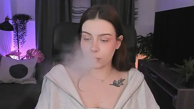 CoralineKeyns online show from March 4, 2025, 5:11 am