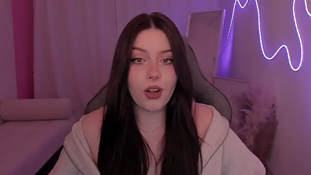 CoralineKeyns online show from February 3, 2026, 6:40 am