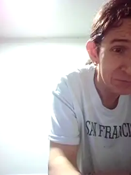 Cameron puppy online show from November 11, 2025, 4:46 pm