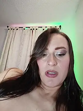 Snapshot of JadeHiilton chatting on November 19, 2025, 7:58 pm JadeHiilton online show from November 19, 2025, 7:58 pm