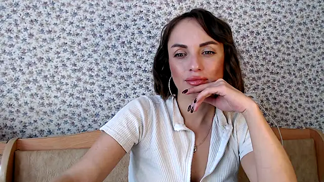 Tinadream20 online show from June 26, 2026, 8:53 am