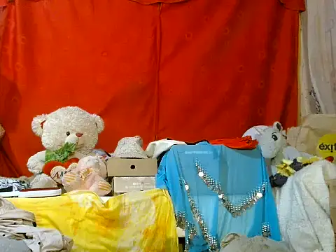 hottieperla online show from July 28, 2026, 7:39 pm