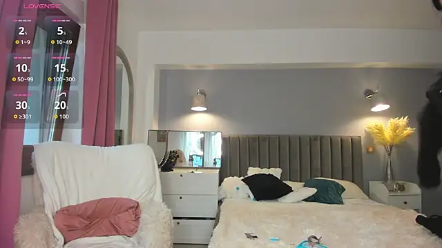 Awesome Jolie online show from October 23, 2025, 6:23 am