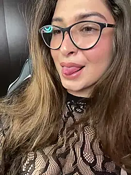 adara lennox online show from May 7, 2026, 4:10 pm