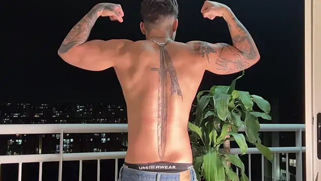 dantecoppolaa  online show from April 10, 2026, 1:01 am