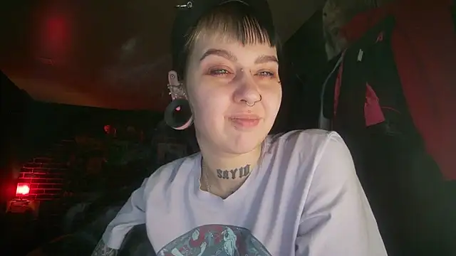 Snapshot of MoorderxDoll chatting on March 2, 2025, 11:09 am MoorderxDoll online show from March 2, 2025, 11:09 am