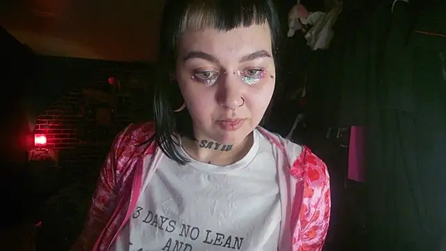 Snapshot of MoorderxDoll chatting on January 6, 2025, 3:42 am MoorderxDoll online show from January 6, 2025, 3:42 am