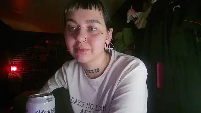 Snapshot of MoorderxDoll chatting on January 7, 2025, 12:34 am MoorderxDoll online show from January 7, 2025, 12:34 am