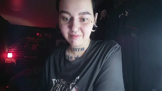 Snapshot of MoorderxDoll chatting on February 14, 2025, 9:10 pm MoorderxDoll online show from February 14, 2025, 9:10 pm