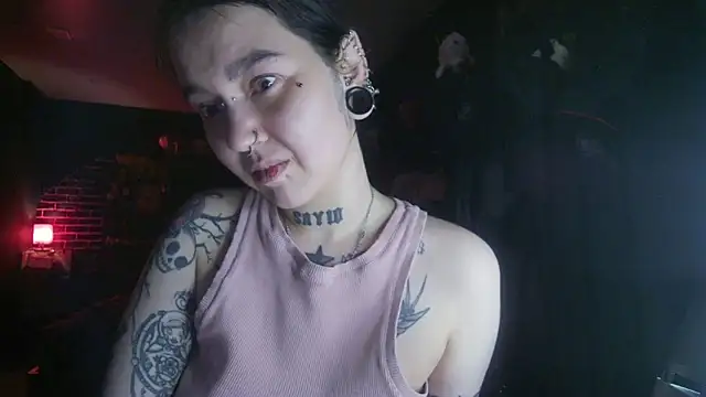 Snapshot of MoorderxDoll chatting on February 16, 2025, 11:39 pm MoorderxDoll online show from February 16, 2025, 11:39 pm