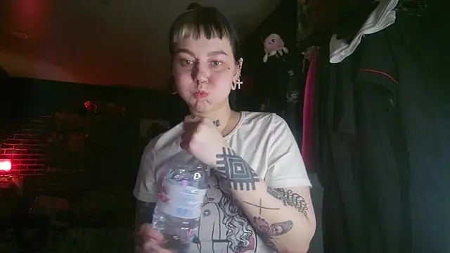 Snapshot of MoorderxDoll chatting on February 2, 2025, 7:57 pm MoorderxDoll online show from February 2, 2025, 7:57 pm