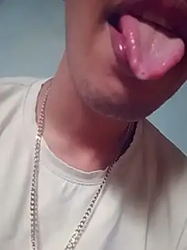 Snapshot of Yorlinz chatting on November 15, 2025, 1:04 pm Yorlinz online show from November 15, 2025, 1:04 pm