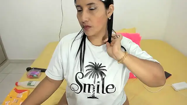 catalinabreyle online show from March 20, 2025, 1:59 pm