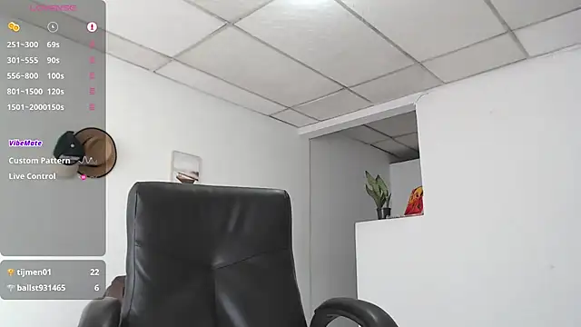 Snapshot of Aaronblack1_ chatting on September 12, 2025, 1:11 pm Aaronblack1 online show from September 12, 2025, 1:11 pm