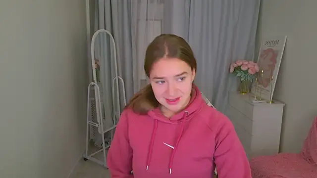 LovelyJessie online show from November 17, 2025, 1:48 pm