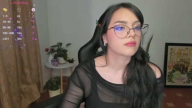 Snapshot of anaveleeez chatting on October 5, 2025, 9:49 pm anaveleeez online show from October 5, 2025, 9:49 pm