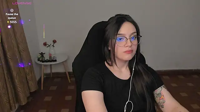 Snapshot of anaveleeez chatting on March 1, 2025, 4:37 am anaveleeez online show from March 1, 2025, 4:37 am