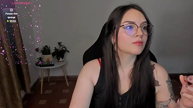 Snapshot of anaveleeez chatting on January 18, 2025, 3:31 am anaveleeez online show from January 18, 2025, 3:31 am