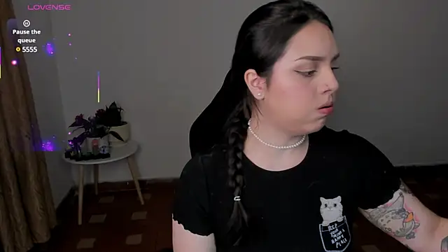 Snapshot of anaveleeez chatting on February 22, 2025, 5:55 am anaveleeez online show from February 22, 2025, 5:55 am