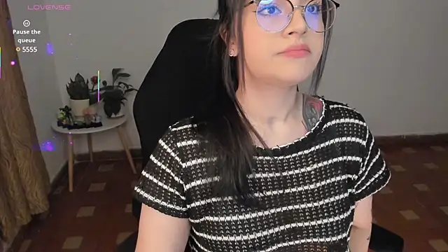 Snapshot of anaveleeez chatting on March 2, 2025, 1:37 am anaveleeez online show from March 2, 2025, 1:37 am