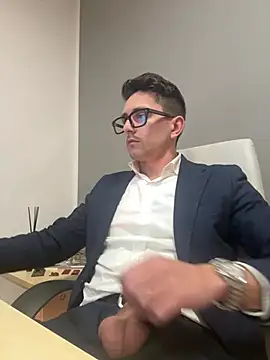 Snapshot of masterboss_ chatting on February 3, 2026, 1:05 pm masterboss online show from February 3, 2026, 1:05 pm